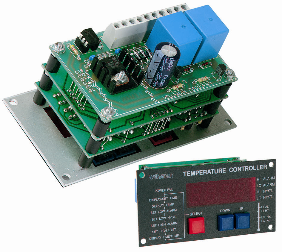 CONTROLLORE DI TEMPERATURA K6002 A differenza di un normale termostato questo kit ha due uscite, una per la soglia d'allarme 'alta' ed una per la