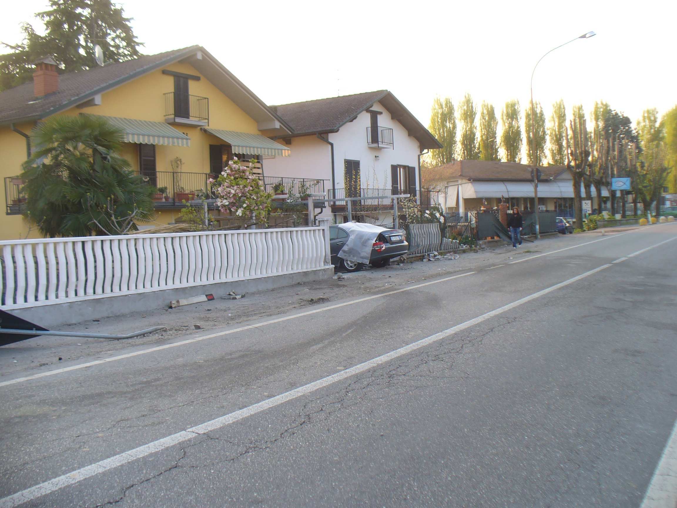 COMUNE DI GRAFFIGNANA Servizio Polizia Locale ATTIVITA DI CONTRASTO ALLE VIOLAZIONI DEI LIMITI DI VELOCITA IN CENTRO ABITATO Questo progetto nasce nell estate dell anno 2010 per rispondere alla