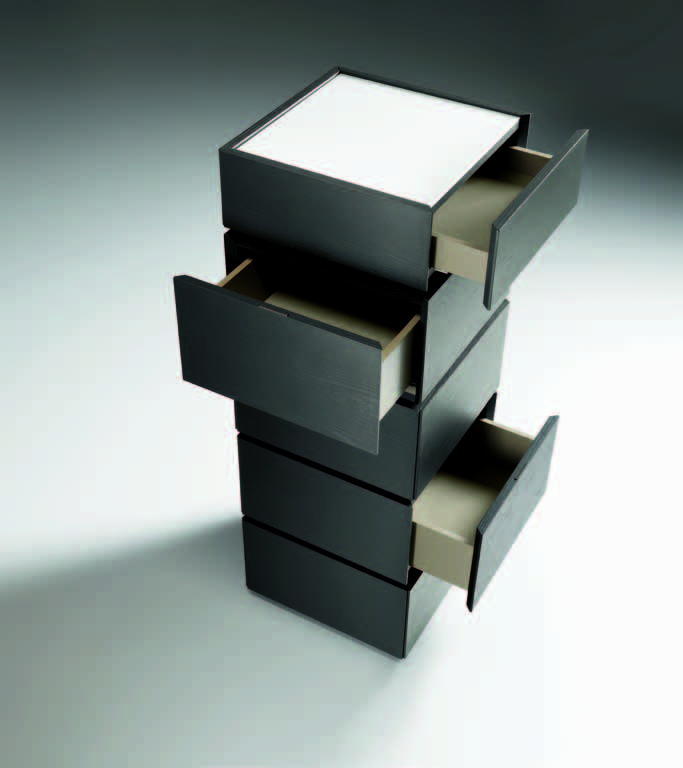 Il gruppo Cidori permette di sovrapporre più elementi di diversa altezza orientando a piacere l apertura dei cassetti.