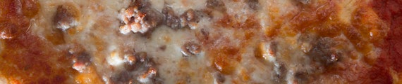 Prodotto surgelato salsiccia pizza salsiccia 330 g 8052190335549 Farcitura: pomodoro (pomodori e succo di pomodoro 100% italiano, correttore di acidità: acido citrico), mozzarella (latte