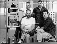 La Olivetti Camillo Olivetti, ingegnere geniale, all inizio del Novecento dà vita alla Prima fabbrica italiana di macchine per scrivere.