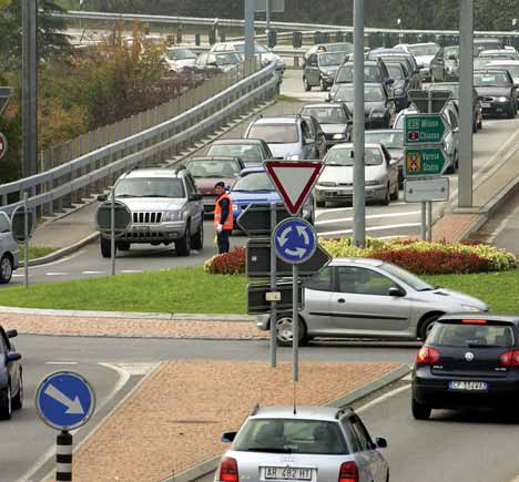 L analisi Congiuntura Il tema al 20 dicembre. Nel 2000, quindi prima dell incidente, il traffico attraverso la galleria si attestava a 18.