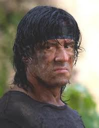 Rambo è incazzato Vi capiterà spesso di ascoltarla se venite in Italia. Significa semplicemente arrabbiarsi. Incazzarsi vuol dire arrabbiarsi quindi.
