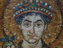 Ravenna bizantina Dopo la morte di Teodorico nel 526 il regnò andò al giovane nipote Atalarico, in nome del quale regnò però la madre Amalasunta.