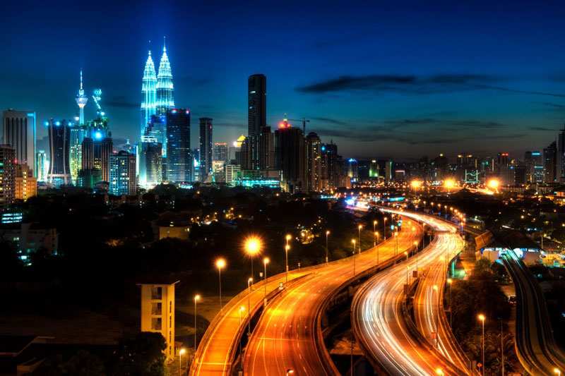 Asia "Beyond the largest economies, Malaysia has considerable long-term growth potential così vengono descritte le aspettative sul futuro della Malaysia nella prima pagina del rapporto The BRICs and