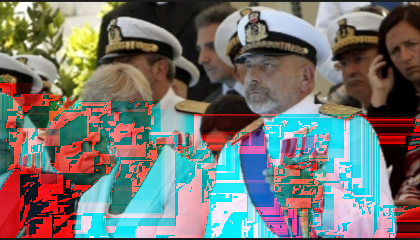 L'inchiesta-maremoto della procura di Potenza coinvolge i vertici della Marina Militare nella foto il Ministro della Difesa Pinotti e l ammiraglio De Giorgi Il nome che la letteralmente messo in