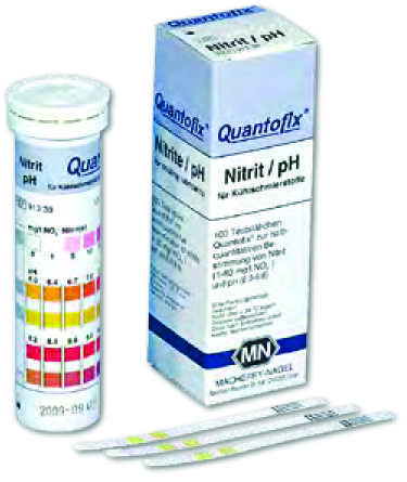 QUANTOFIX Nitriti Cod. CM0091311 dei nitriti in soluzione. Tra ph 1 e 13 la reazione non risente del valore di ph della soluzione in esame.