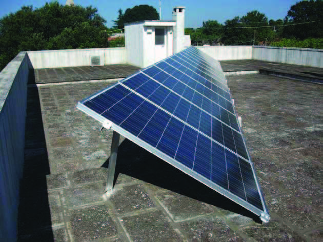 Modulo fotovoltaico Asse mediano del modulo fotovoltaico H>30cm Balaustra Hm Figura 3 Caso 2, H > 30cm - Schema esemplificativo di un installazione idonea alla classificazione dell impianto