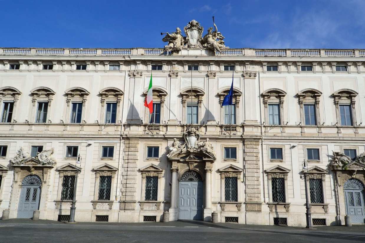 La Corte costituzionale, nel sistema politico italiano, è un organo di garanzia