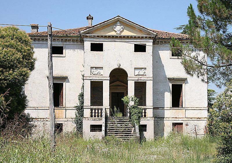 Villa Caldogno Villa Chiericati Sorge nel comune di Caldogno, in provincia di Vicenza e fu edificata su di un edificio preesistente.