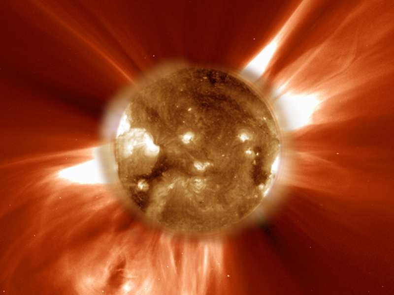 Il Sole Distanza media dalla Terra: 149.597.000 Km = 1 U.A Massa: ( Terra = 1 )= 332.496 Volume ( Terra = 1)= 1.303.600 Temperatura alla superficie = 5.