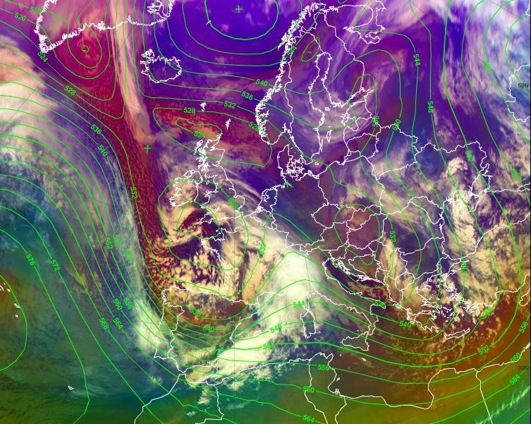 1. Evoluzione generale e zone interessate Una vasta area depressionaria è posizionata sull Europa Centrale, con due minimi rispettivamente su Normandia ed area balcanica, separati da un promontorio