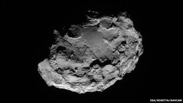 LE COMETE Missione Rosetta Sonda lanciata nel 2004 verso la cometa Churyumov-Gerasimenko Aspetto di una cometa lungo