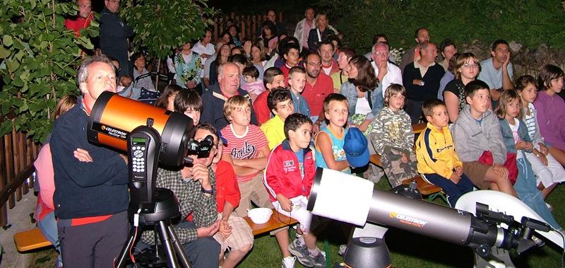 SERATE ASTRONOMICHE Conferenza e per tetto un cielo di stelle a Cavareno (2002) Osservazione astronomica Alla scoperta del cielo a Rumo (2003) Club Giovani Soci d Anaunia a Romeno e Seio (2005)