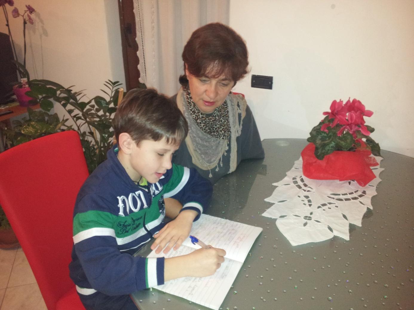 Organizzavano molte lotterie, dove partecipavano anche i genitori e con i soldini ricevuti andavano in gita. A mia nonna piaceva tanto la scuola.