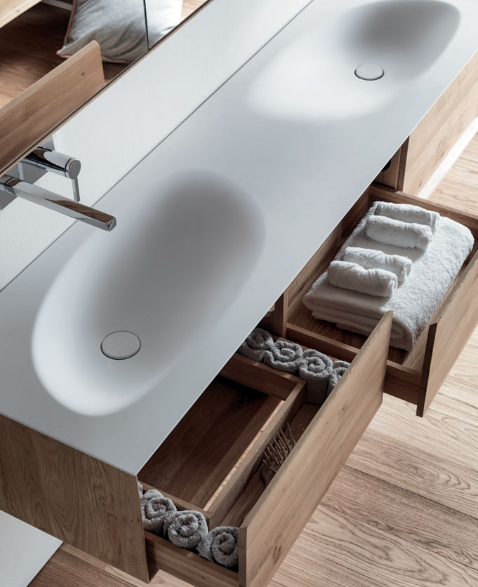 SHAPE EVO SHAPE EVO Mobile SHAPE EVO con cassetti e maniglia a gola. In foto: mobile con doppio lavabo Mod.