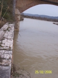 La sezione 77(2004) individua un attraversamento acquedottistico (acquedotto del Frida) in cui le pile in alveo presentano notevoli problemi di erosione non la venuta a giorno dei ferri di armatura