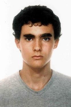 Un caso di omicidio colposo Il diciottenne Federico Aldrovandi, fermato dalla polizia all uscita da una discoteca di Bologna la notte del 25 settembre 2005, si scagliava contro i poliziotti
