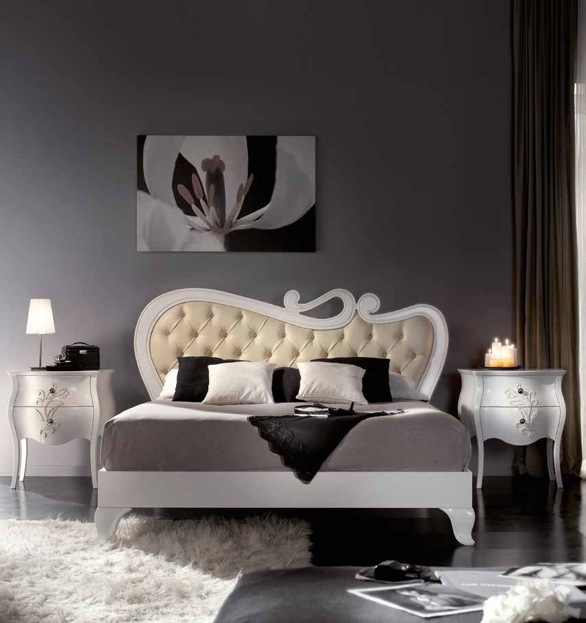 regina Art. 711 Letto matrimoniale testata capitoné Bed with capitoné upholstered bedhead L. 205 P. 208 H.