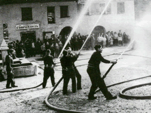 Lezione n. 1 Incendio e Prevenzione Incendi. 2 A parte. 1 Sostanze estinguenti in relazione al tipo di incendio.