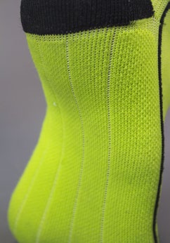 calze calze estive in Coolmax disponibilie in due altezze: alla caviglia o sotto al polpaccio alte sotto al polpaccio calze estive in Coolmax interamente personalizzabili con colori e scritte a