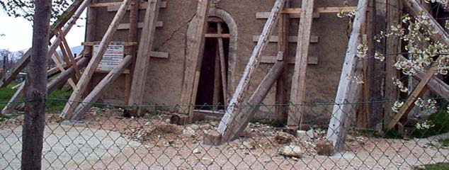 1995 - Terremoto di Fivizzano in Lunigiana Scheda per il rilievo del danno e della vulnerabilità sismica delle chiese Le Direttive Regionali redatte nel maggio 1996 richiedono, come quelle del 1990,