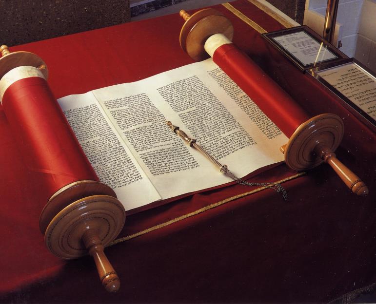 La Bibbia ebraica è uguale alla nostra? La Bibbia è il libro sacro comune, in parte, a cristiani ed ebrei.