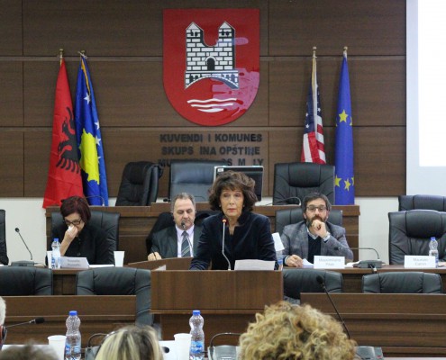Il pomeriggio è iniziato con i saluti del sindaco della Municipalità di Pejë/Peć Gazmend Muhaxheri e dell Ambasciatore Albanese Qemal Minxhozi.