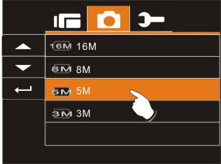 6.3 Opzioni di menu della modalità fotocamera Impostare la videocamera in modalità DSC e premere MENU per visualizzare il menu Opzioni della modalità fotocamera. 6.3.1 Risoluzione delle immagini 1.
