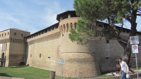 Lasciato Brighella arriviamo a Faenza.