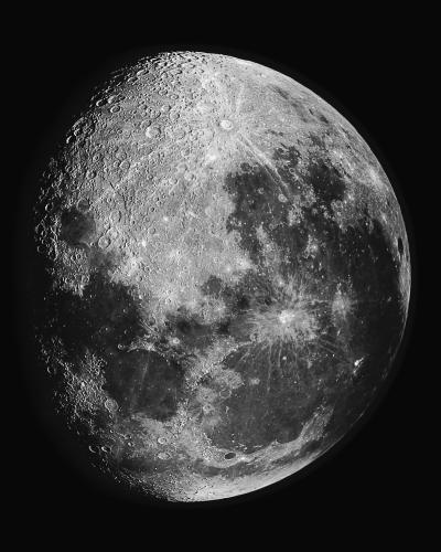 La Luna Raggio: 1738 km = ~27% R Massa: 7.