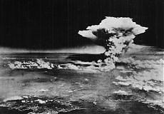 Figura 10: l'esplosione su Hiroshima (6 agosto 1945)