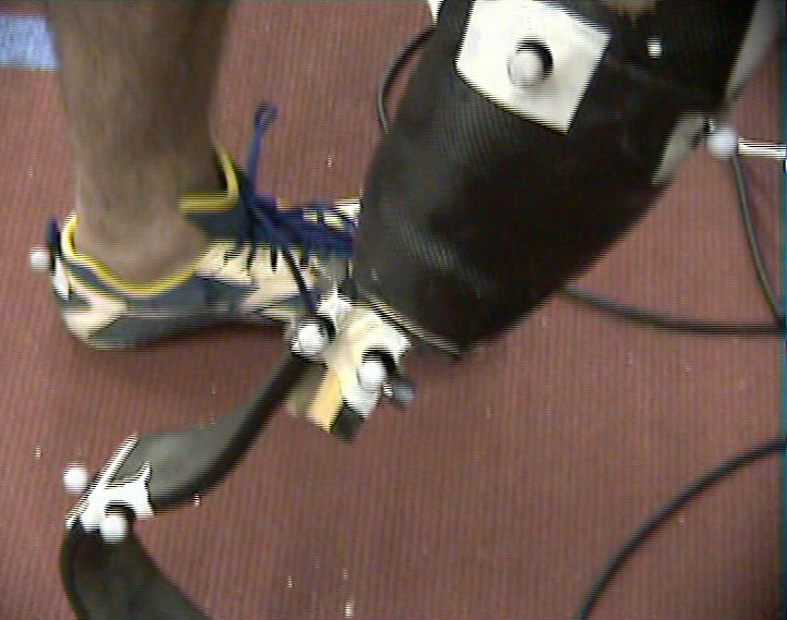 ADATTAMENTI PROTOCOLLO Marker su protesi secondo metodo Bucley con l atleta sulle punte dei piedi : Epicondilo femorale sull invaso, malleolo virtuale sul piede, 1/3 della tibia virtuale sull attacco