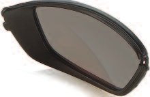 Vista sole sport Polycarbonate Mirror Lenses Technical Features Occhiale sole sport in Grilamid TR90 adatto per il montaggio di lenti correttive. Lenti in policarbonato con trattamento flash mirror.