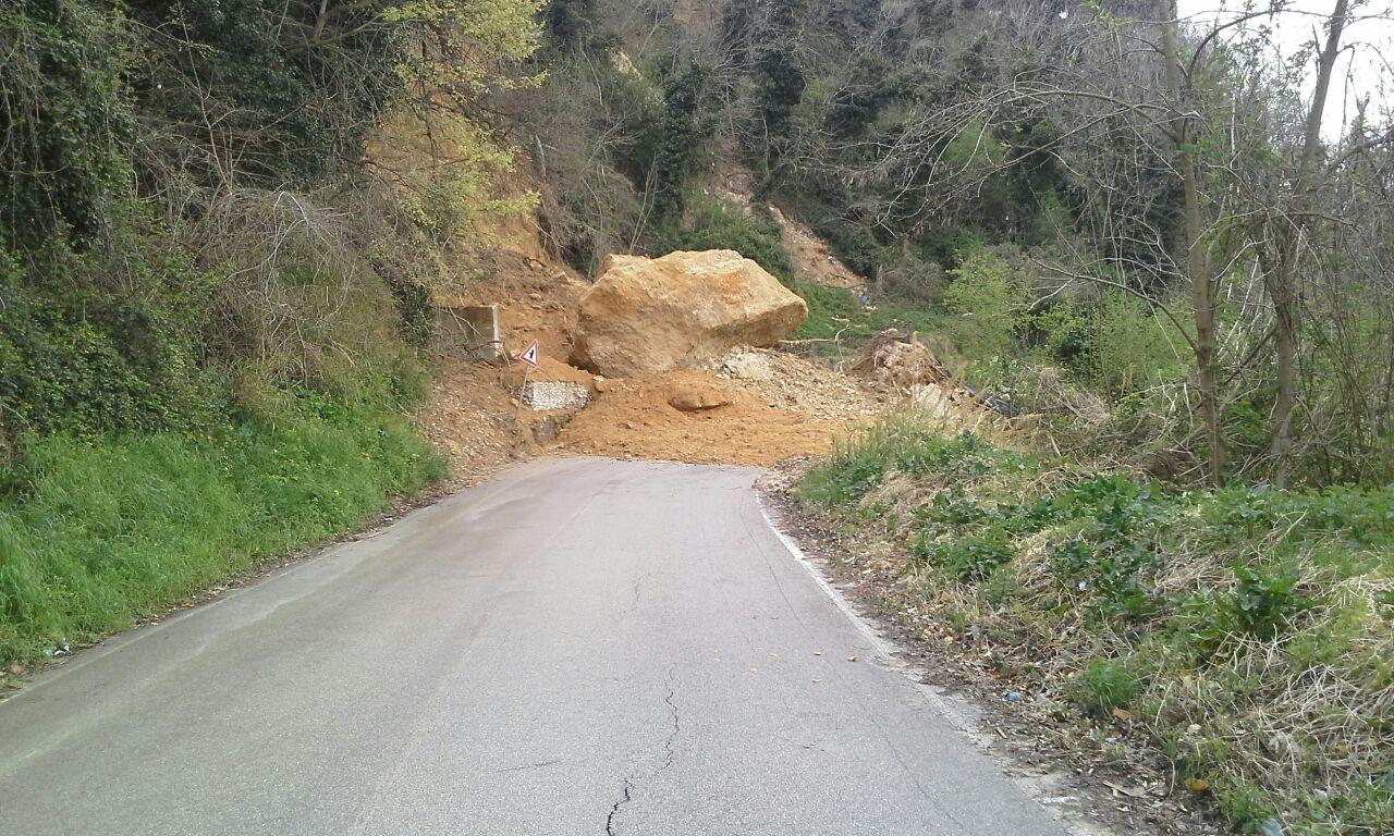 Messa in sicurezza della S.P. N. 42 Canosa-Staz. di Crecchio mediante costruzione di un nuovo tratto in variante al Km. DESCRIZIONE DEGLI INTERVENTI INTERVENTO N. 1 Km.