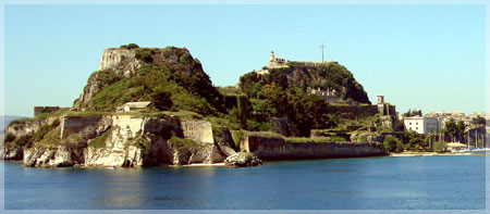 Vecchia Fortezza - Corfu ' Citta' E' Costruita dal 16o sec sulle due cime delle colline posto che nel passato ospitava la citta' bizantina di Corfu.