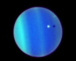 Il clima su Urano Anche se composta principalmente da idrogeno ed elio, l atmosfera di Urano presenta, rispetto a quella Giove e Saturno, una maggiore quantità di ghiacci di ammoniaca, metano ed