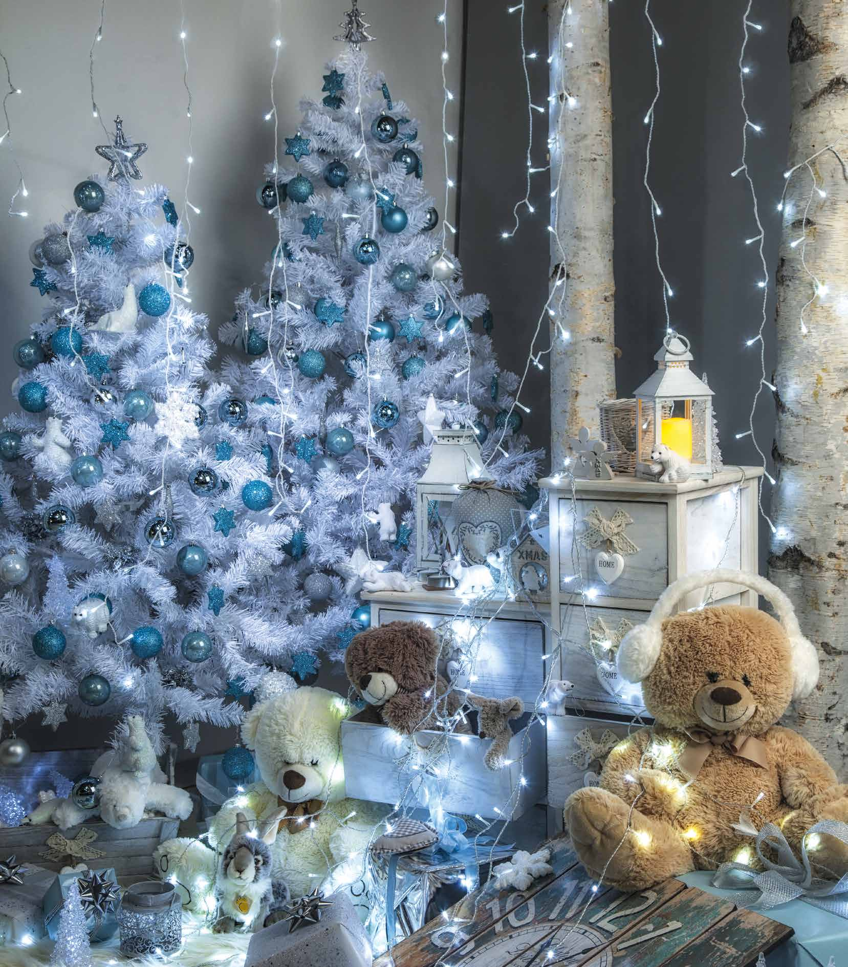 Tenda di stalattiti 16, Natale è un'atmosfera, magica in ogni stanza Un ampio assortimento di festoni e addobbi nei toni del blu. Un modo tutto originale di vivere le feste.