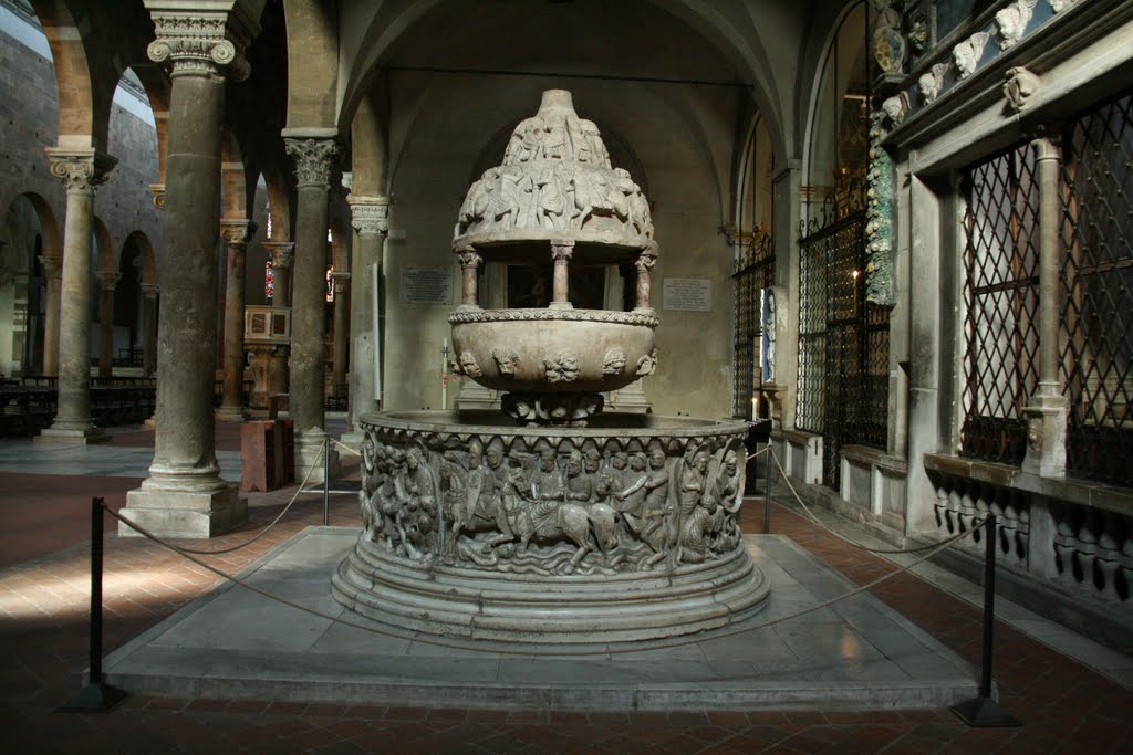 Fonte baeesimale, 1150-1199, chiesa di San Frediano A par;re dal 1016