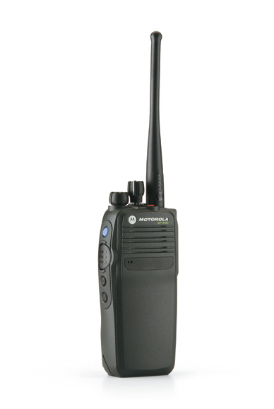 DP 3400/3401 Radio portatili senza display 1 Indicatore LED a tre colori per un chiaro e immediato riscontro di chiamate, scansioni e monitor.