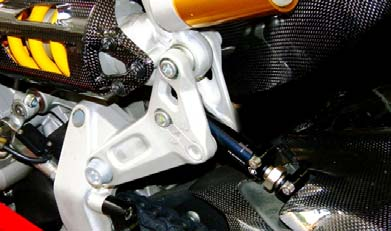 5 TUBI TUBES Applicazione / application FORATI / PERFORATED 1199 PANIGALE TMF02 D E 69.00 TUTTI / ALL TM01 D E 49.00 SEMIMANUBRI REG. 6-10 COMPLETI ARRETRATI GP (OFF SET + 15 mm.) REAR BIAS ADJ.