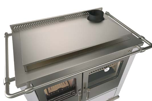 Copripiastra Le cucine a legna Serie S possono essere personalizzate con l aggiunta del copripiastra in acciaio inox.