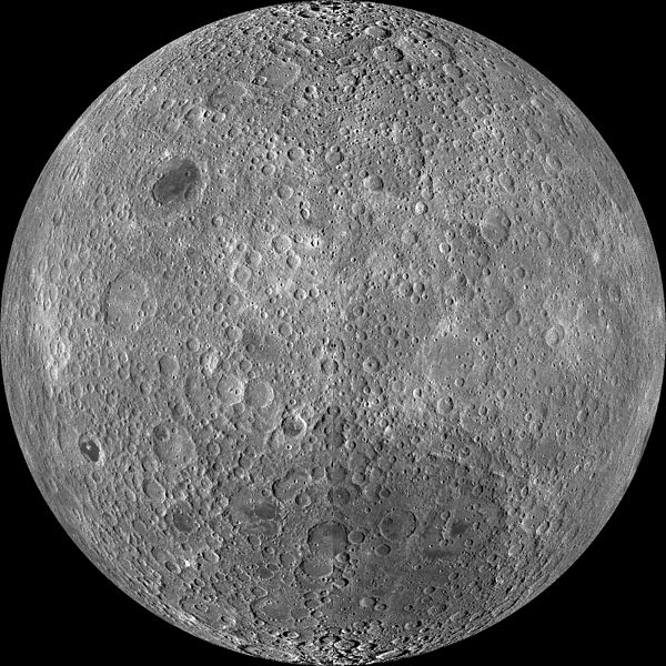 Topografia lunare Esiste una interessante, e misteriosa, anomalia tra la faccia rivolta