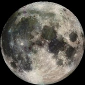 Geologia lunare Le rocce lunari sono relativamente semplici perché: Non esiste una tettonica a zolle. Non esistono fenomeni meteorologici che modificano le rocce, non essendoci un atmosfera.