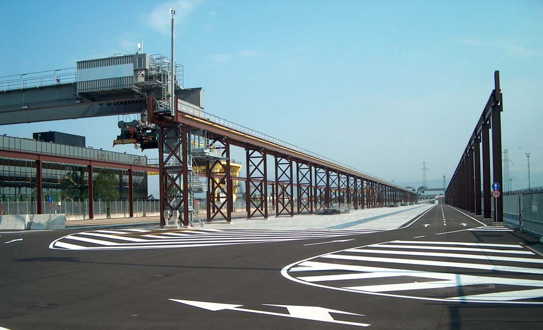 La situazione del cantiere di lavoro, del Terminal 3, in data marzo 2009, era come sotto riprodotta: L attuale odierna situazione dello stesso cantiere, di oggi 1 agosto 2009, è questa: Dalla foto