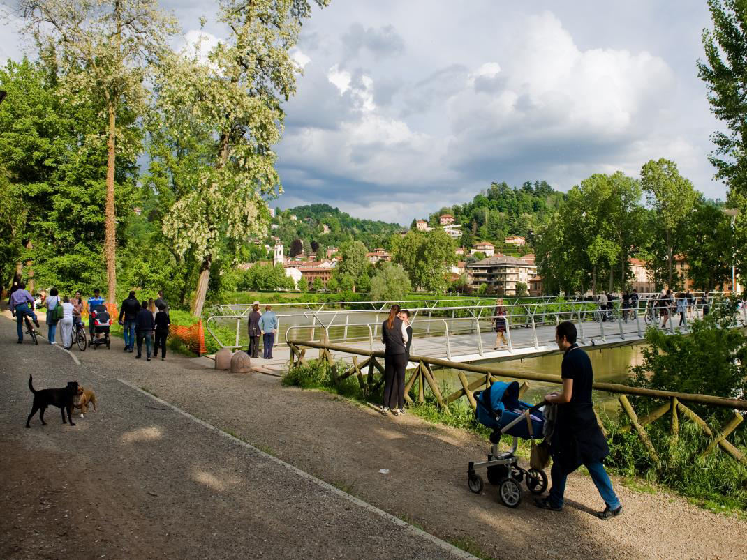 Regolamento del Verde Pubblico Privato di Torino Tutelare e promuovere il verde Riordinare il quadro delle competenze e delle responsabilità dei vari soggetti