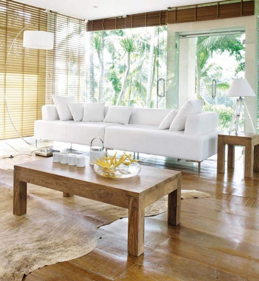 Tavoli per il soggiorno di legno naturale 4 Grandi o di dimensioni più contenute, sul piano consentono di esporre in bella vista oggetti o anche riviste e libri d arte.