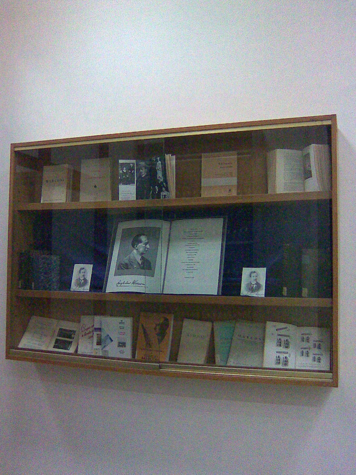 Tav. 29: Biblioteca Centrale del CNR. Esposizione bibliografico-documentaria.