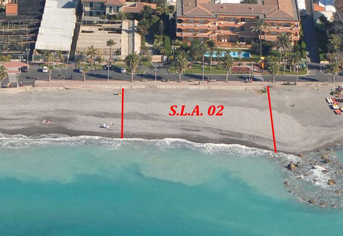 S.L.A. 02 ml 50 Spiaggia Libera Attrezzata da caratterizzarsi per i servizi alle famiglie e bambini Obbligo di predisporre servizi per famiglie ed aree gioco per bambini.