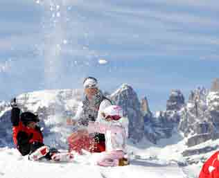 Non perderti l edizione invernale del Dolomiti Paganella Family Festival Iscriviti alla nostra newsletter e riceverai le date e il programma della prossima edizione di questo evento speciale: